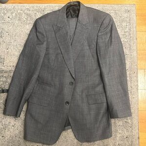 This is a 3 piece Apollo king suit in a size 40R/34.